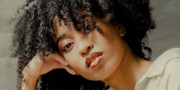 Tips to Getting Shiny Black Hair